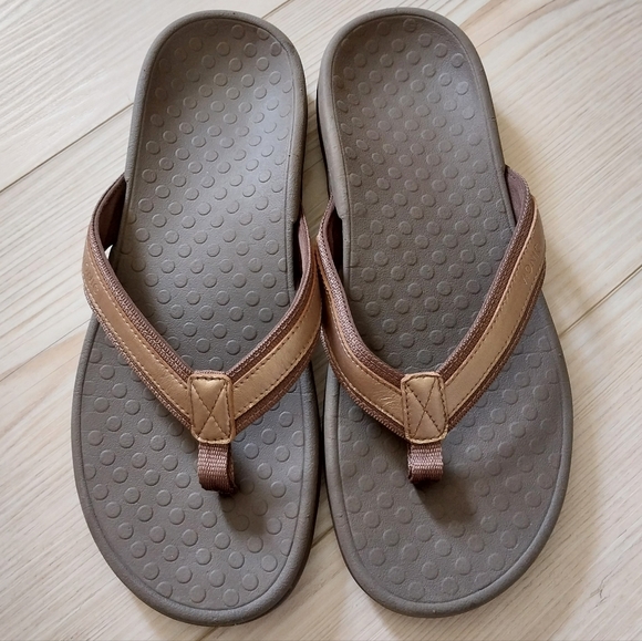 Vionic Tide II Flip Flops - Picture 2 of 4